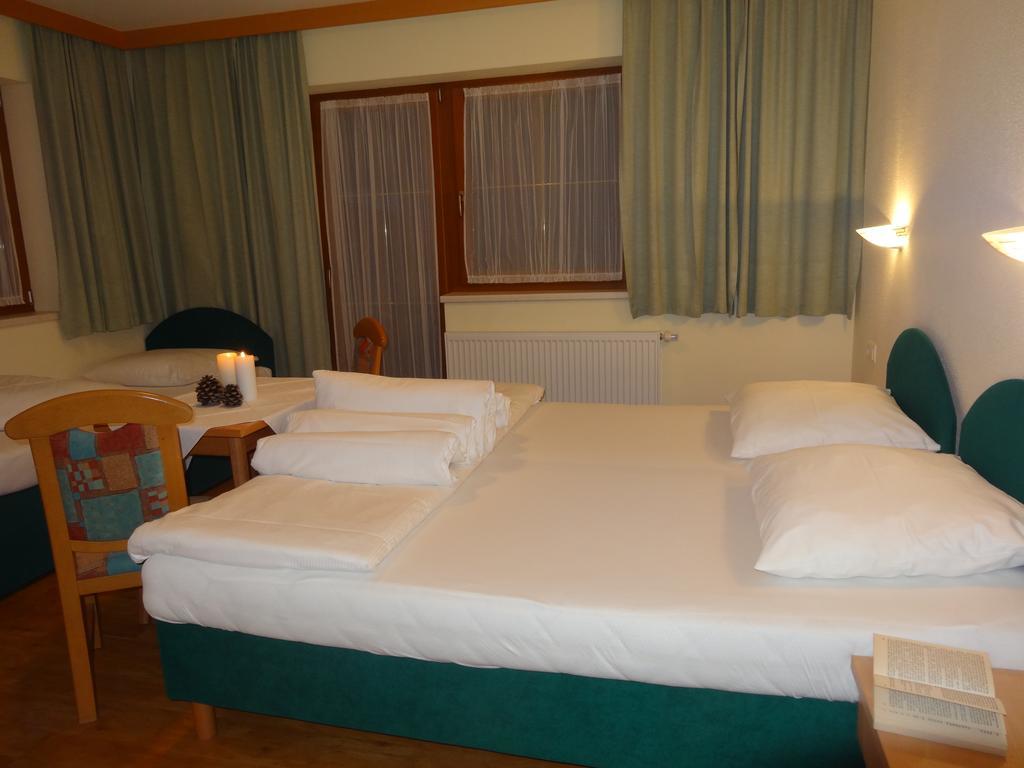Hotel Walchenhof Mayrhofen Habitación foto