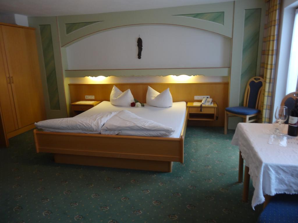 Hotel Walchenhof Mayrhofen Habitación foto